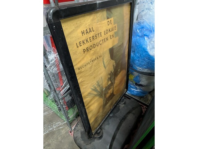 Ca. 16x rolcontainer gevuld met diverse kantoor en magazijn goederen - afbeelding 22 van  51