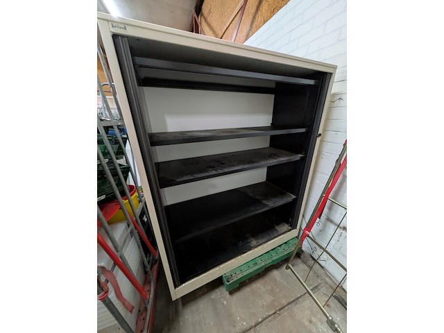 Ca. 16x rolcontainer gevuld met diverse kantoor en magazijn goederen - afbeelding 25 van  51