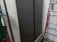 Ca. 16x rolcontainer gevuld met diverse kantoor en magazijn goederen - afbeelding 26 van  51