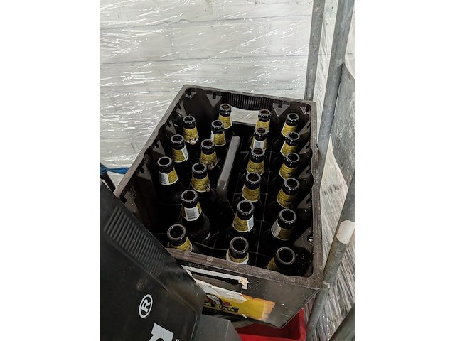 Ca. 16x rolcontainer gevuld met diverse kantoor en magazijn goederen - afbeelding 35 van  51