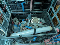 Ca. 16x rolcontainer gevuld met diverse kantoor en magazijn goederen - afbeelding 49 van  51