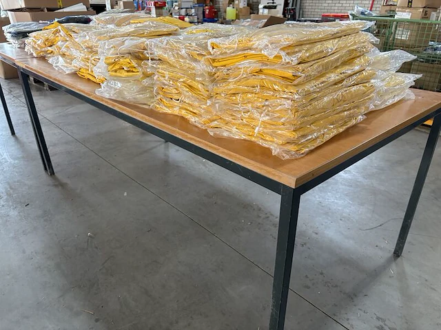 Ca. 170x diverse regenkleding o.a. flexothane - afbeelding 6 van  11