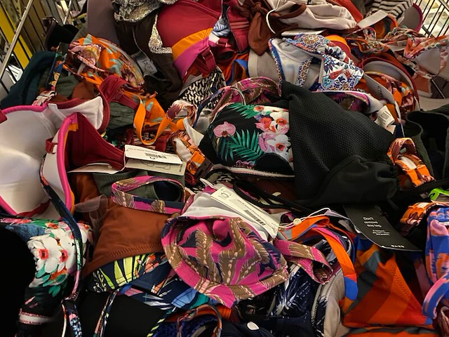 Ca. 175x badmode, bikinibroekjes en -topjes, cyell, beachlife, barts etc. - afbeelding 3 van  3
