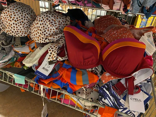 Ca. 175x badmode, bikinibroekjes en -topjes, cyell, beachlife, freya etc. - afbeelding 1 van  3