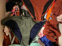 Ca. 175x badmode, bikinibroekjes en -topjes, cyell, hunkemoller, elomi etc.