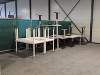 Ca. 17x diverse kantoortafels en bureau's