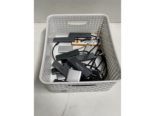 Ca. 17x diverse usb-c hub adapter - afbeelding 1 van  7