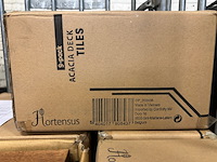 Ca. 17x doos á 9 houten terrastegels, hortensus - afbeelding 3 van  4