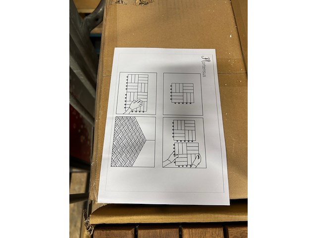 Ca. 17x doos á 9 houten terrastegels, hortensus - afbeelding 4 van  4