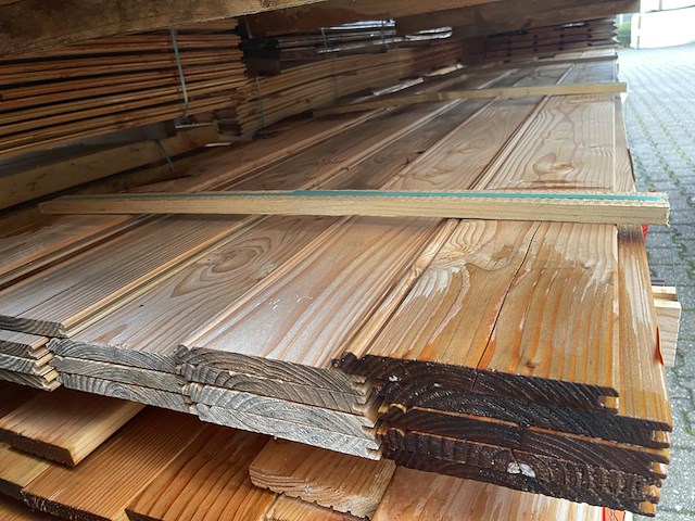 Ca. 17x douglas kraaldelen veer en groef, 18x170mm, lengte 400cm - afbeelding 1 van  3