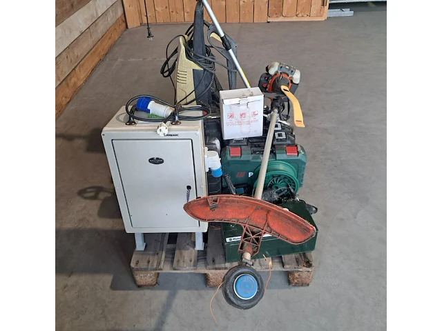 Ca. 17x gereedschap – diverse machines en toebehoren - afbeelding 12 van  49
