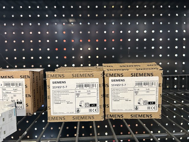 Ca. 17x installatiemateriaal, siemens - afbeelding 5 van  6