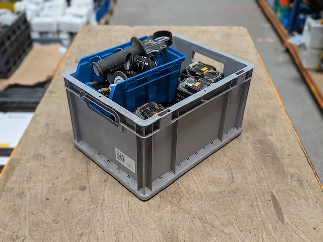 Ca. 17x li-ion schuifaccu, makita, bl1860b 18v - afbeelding 1 van  5