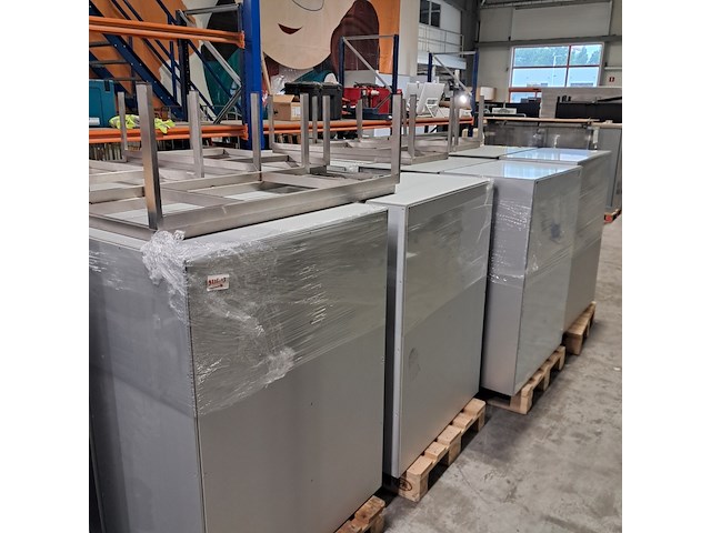 Ca. 17x lockerkast met glazen deuren - afbeelding 2 van  11