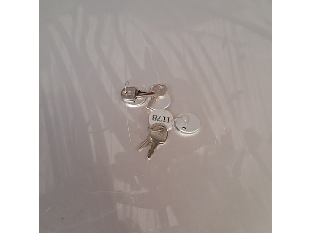 Ca. 17x lockerkast met glazen deuren - afbeelding 8 van  11