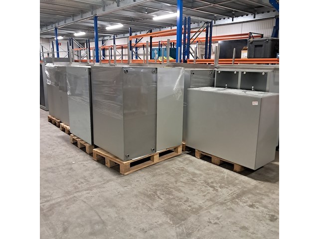 Ca. 17x lockerkast met glazen deuren - afbeelding 9 van  11