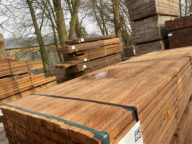 Ca. 180x angelim pedra regels geschaafd, 35x50mm, lengte 305cm - afbeelding 1 van  3