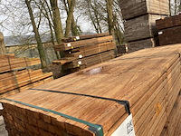 Ca. 180x angelim pedra regels geschaafd, 35x50mm, lengte 305cm - afbeelding 1 van  3