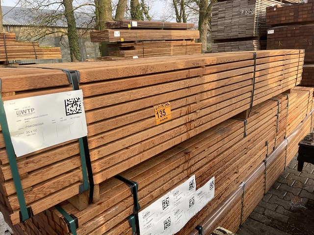 Ca. 180x angelim pedra regels geschaafd, 35x50mm, lengte 305cm - afbeelding 2 van  3