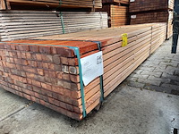 Ca. 180x angelim pedra regels geschaafd, 35x50mm, lengte 305cm - afbeelding 2 van  3