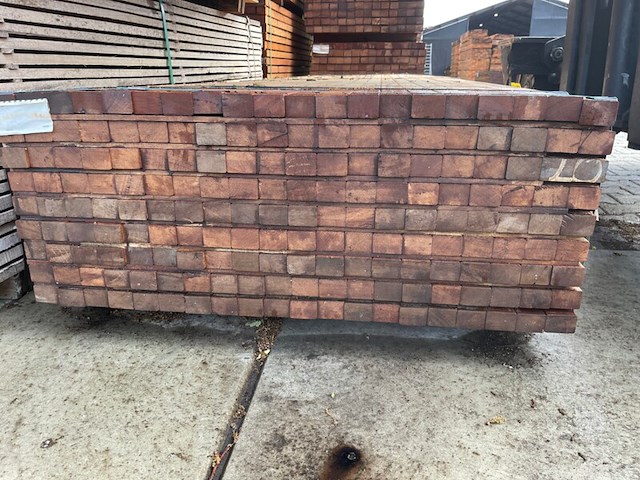 Ca. 180x angelim pedra regels geschaafd, 35x50mm, lengte 305cm - afbeelding 3 van  3