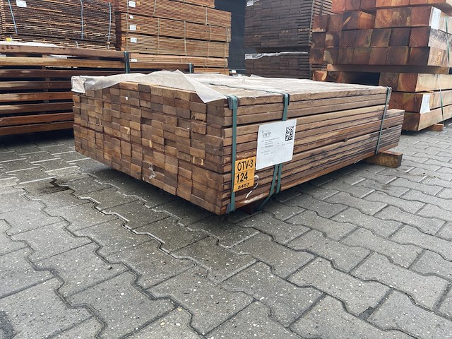 Ca. 180x guyana teak planken geschaafd, 25x70mm, lengte 80/125cm, 10/155cm - afbeelding 2 van  3