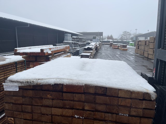 Ca. 180x guyana teak regels geschaafd, 45x68mm, lengte 40/100cm, 140/125cm - afbeelding 1 van  3