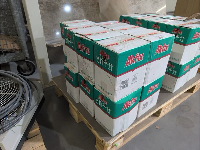 Ca. 180x koker high tack kit, akfix, wit - afbeelding 2 van  4