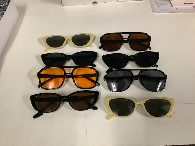 Ca. 180x zonne brillen, diverse kleuren - afbeelding 2 van  3