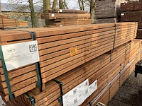 Ca. 181x angelim pedra regels geschaafd, 35x50mm, lengte 305cm - afbeelding 2 van  3