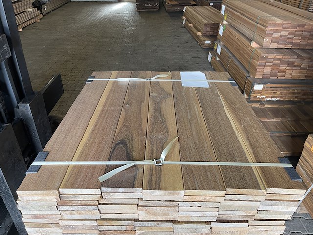 Ca. 182x ipé planken geschaafd country grade, 21x120mm, lengte 95cm - afbeelding 1 van  3