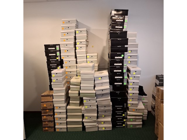 Ca. 183x schoenen, super cracks & fabulous.fabs - afbeelding 1 van  9