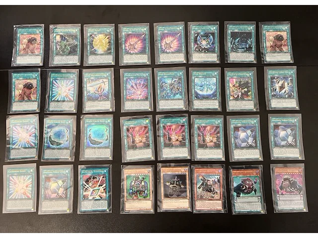 Ca. 185x glimmende yu-gi-oh!-kaarten - afbeelding 7 van  22