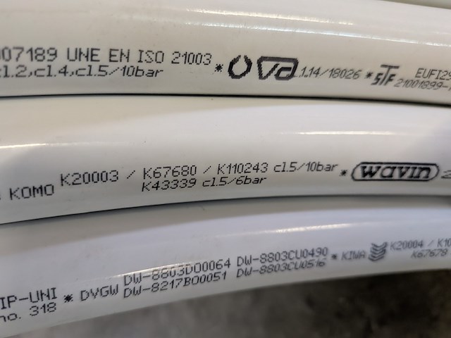 Ca. 187 meter meerlagen buis wavin, tigris 25x2.5 - afbeelding 12 van  17