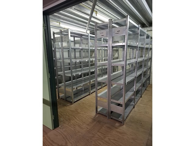 Ca 18,75mtr metalen stelling - afbeelding 1 van  10