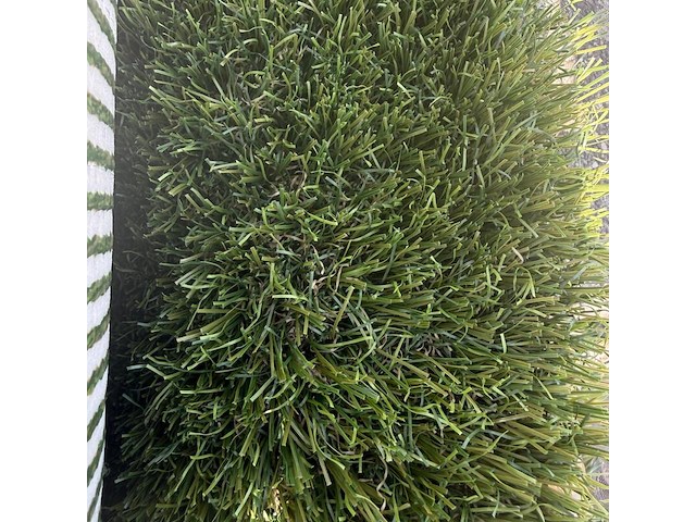 Ca. 18,8m2 kunstgras, 40 mm hoog, groen - afbeelding 2 van  3