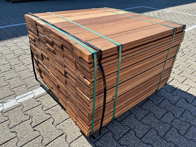 Ca. 189x guyana teak planken geschaafd, 21x145mm, lengte 100cm - afbeelding 2 van  3