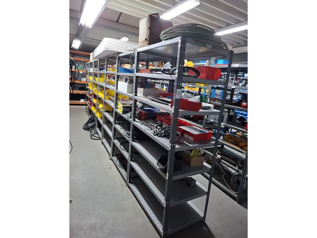 Ca 18mtr metalen stelling - afbeelding 3 van  4