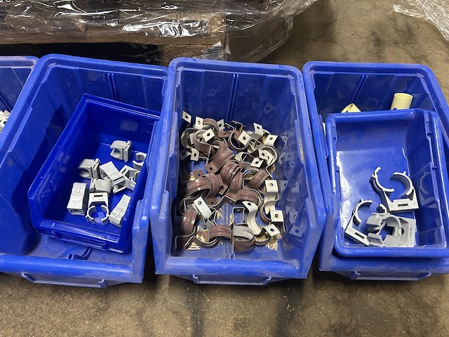 Ca. 18x assortimentsbak met divers installatiemateriaal - afbeelding 2 van  7