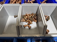 Ca. 18x assortimentsbak met diverse koppelingen roodkoper - afbeelding 5 van  19