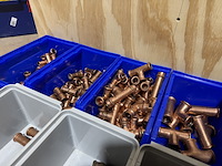 Ca. 18x assortimentsbak met diverse koppelingen roodkoper - afbeelding 9 van  19