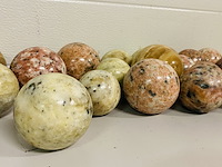 Ca. 18x calciet / opaal bollen - afbeelding 3 van  5