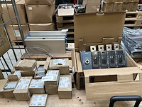 Ca. 18x divers schakelmateriaal , w.o. hager - afbeelding 1 van  9