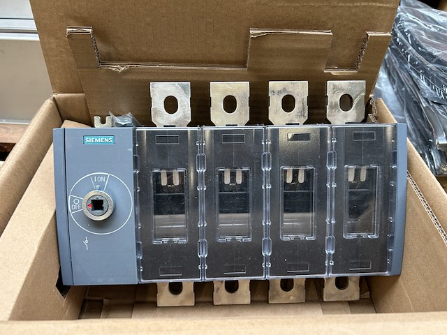 Ca. 18x divers schakelmateriaal , w.o. hager - afbeelding 2 van  9