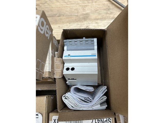 Ca. 18x divers schakelmateriaal , w.o. hager - afbeelding 6 van  9