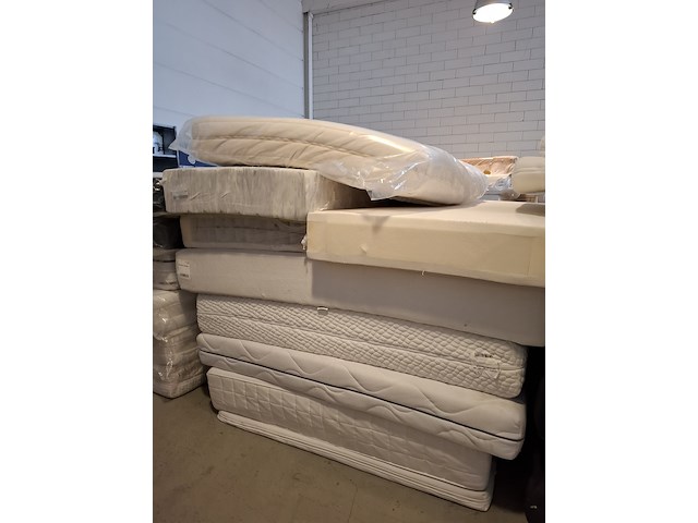 Ca. 18x diverse matrassen o.a. van landschoot - afbeelding 7 van  11