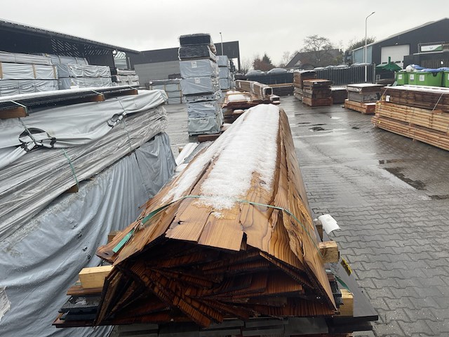 Ca. 18x douglas balken geschaafd, 140x140mm, lengte 300cm - afbeelding 1 van  3