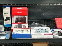 Ca. 18x game items w.o. controllers, w.o. nintendo, ea sports, playstation
