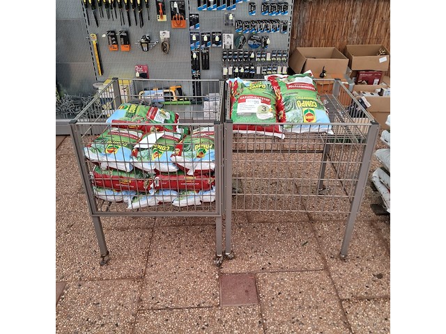 Ca. 18x gazonmeststof, compo - afbeelding 1 van  9