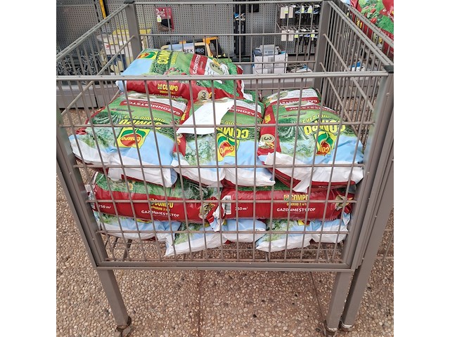 Ca. 18x gazonmeststof, compo - afbeelding 6 van  9